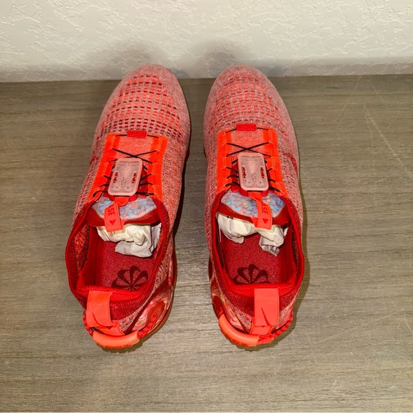 Nike Men’s Air VaporMax 2020 Flyknit, Team Red/Flash Crimson/Gym Red, Size 10.5 - Picture 8 of 13